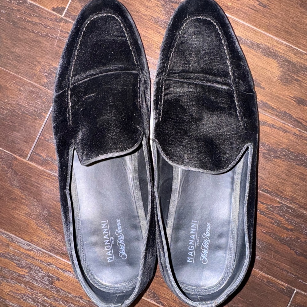Magnanni Men's Black Velvet Slip-On Loafers